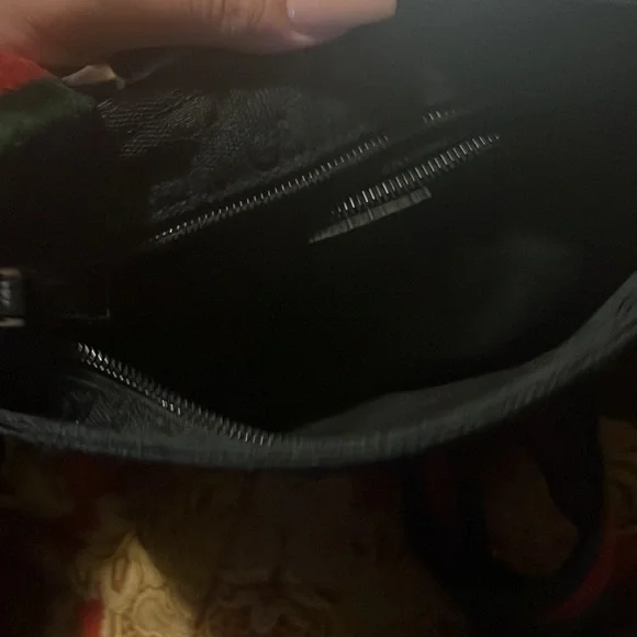 Vintage Gucci crossbody black with classic webbing - Picture 5 of 8